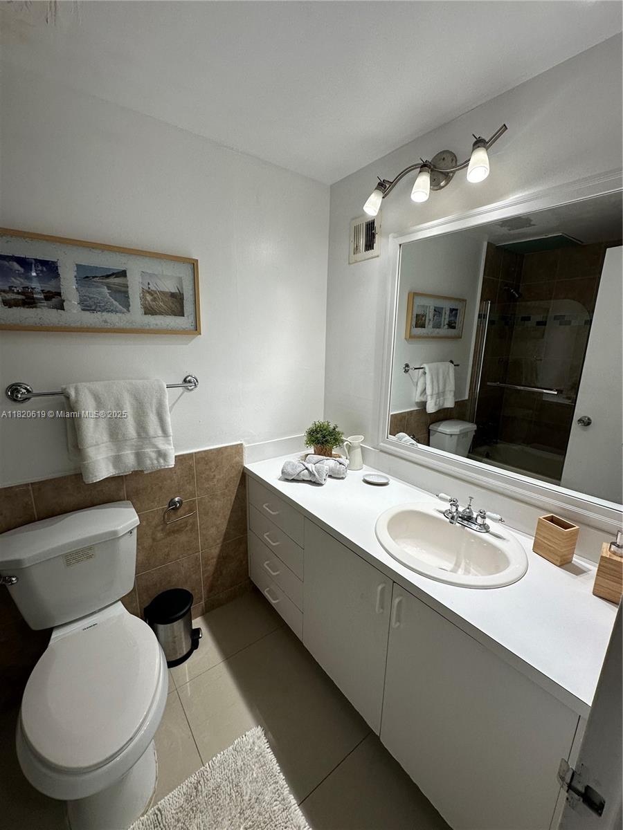 ALEXANDER TOWERS CONDO - Residential