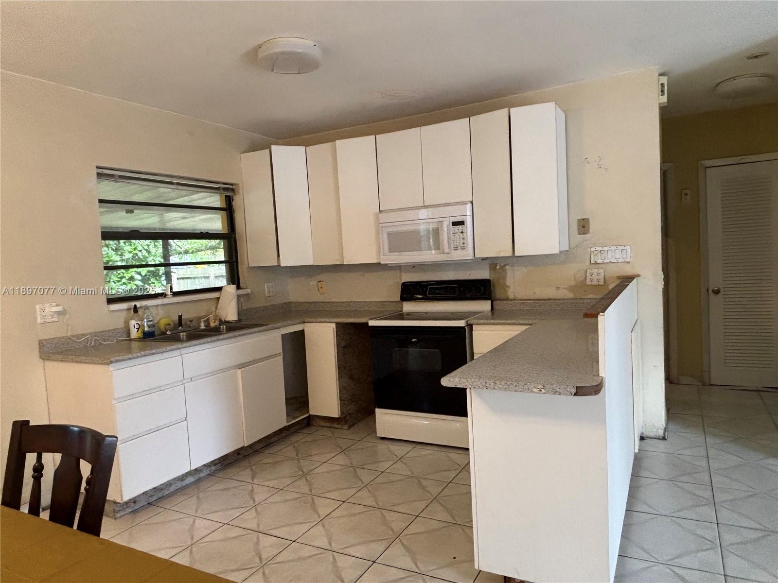 FAIRLAWN - Residential