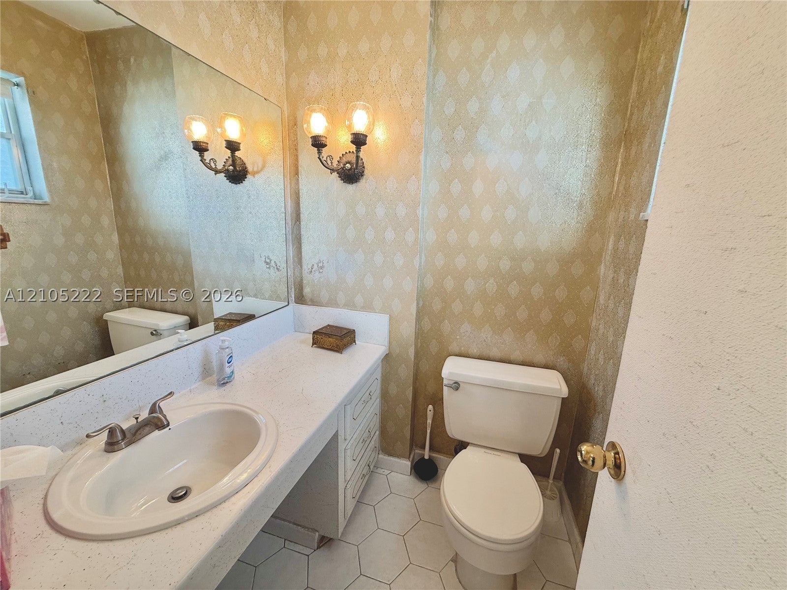 500 NE 14th Ave 208