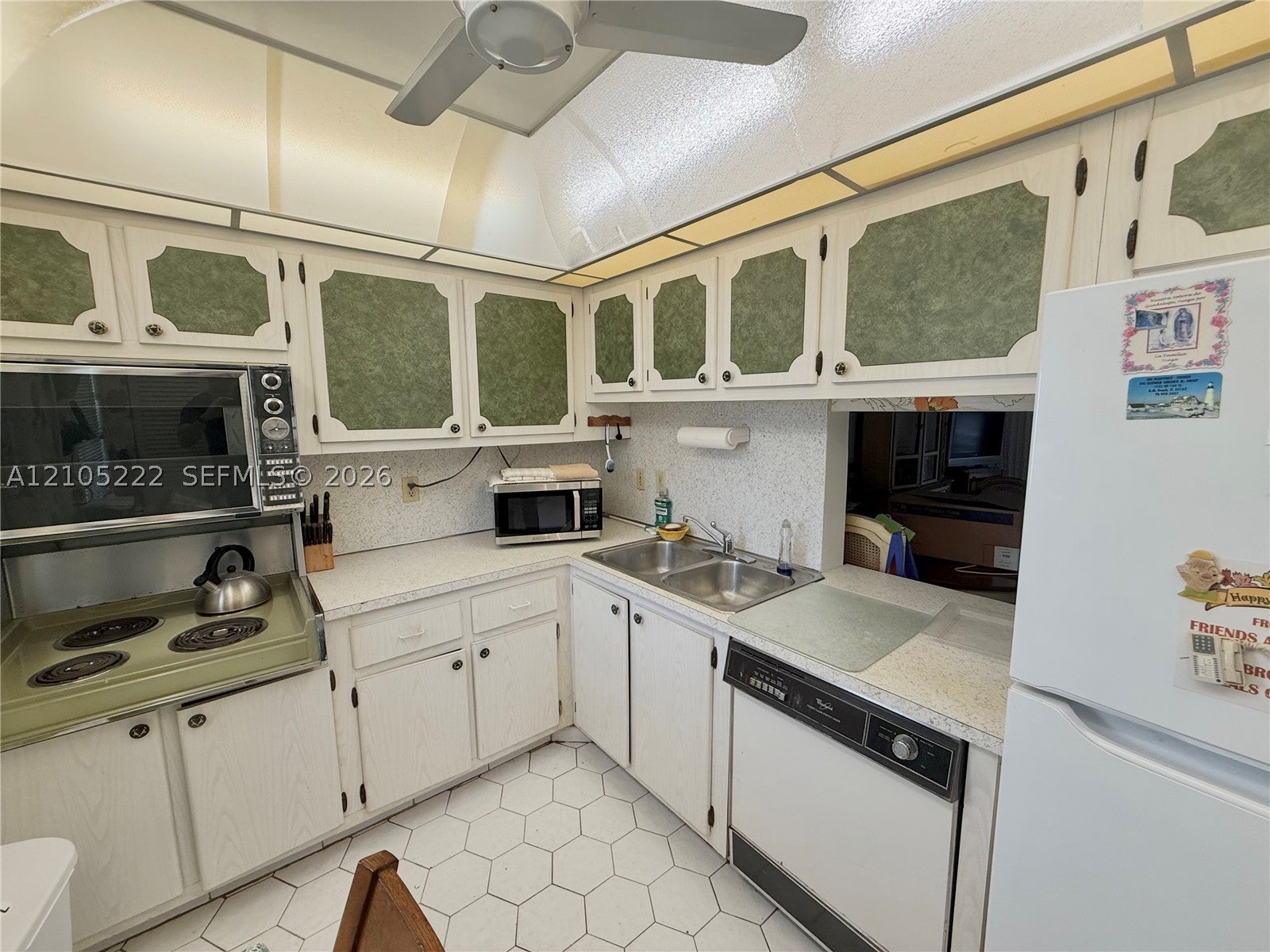 500 NE 14th Ave 208