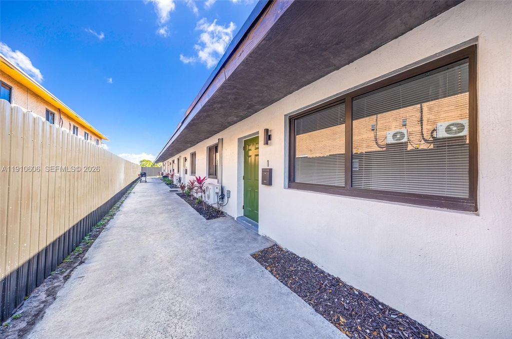 Photo of 920 NW 8th Ave #1, Pompano Beach, FL 33060 (MLS # A11910606)