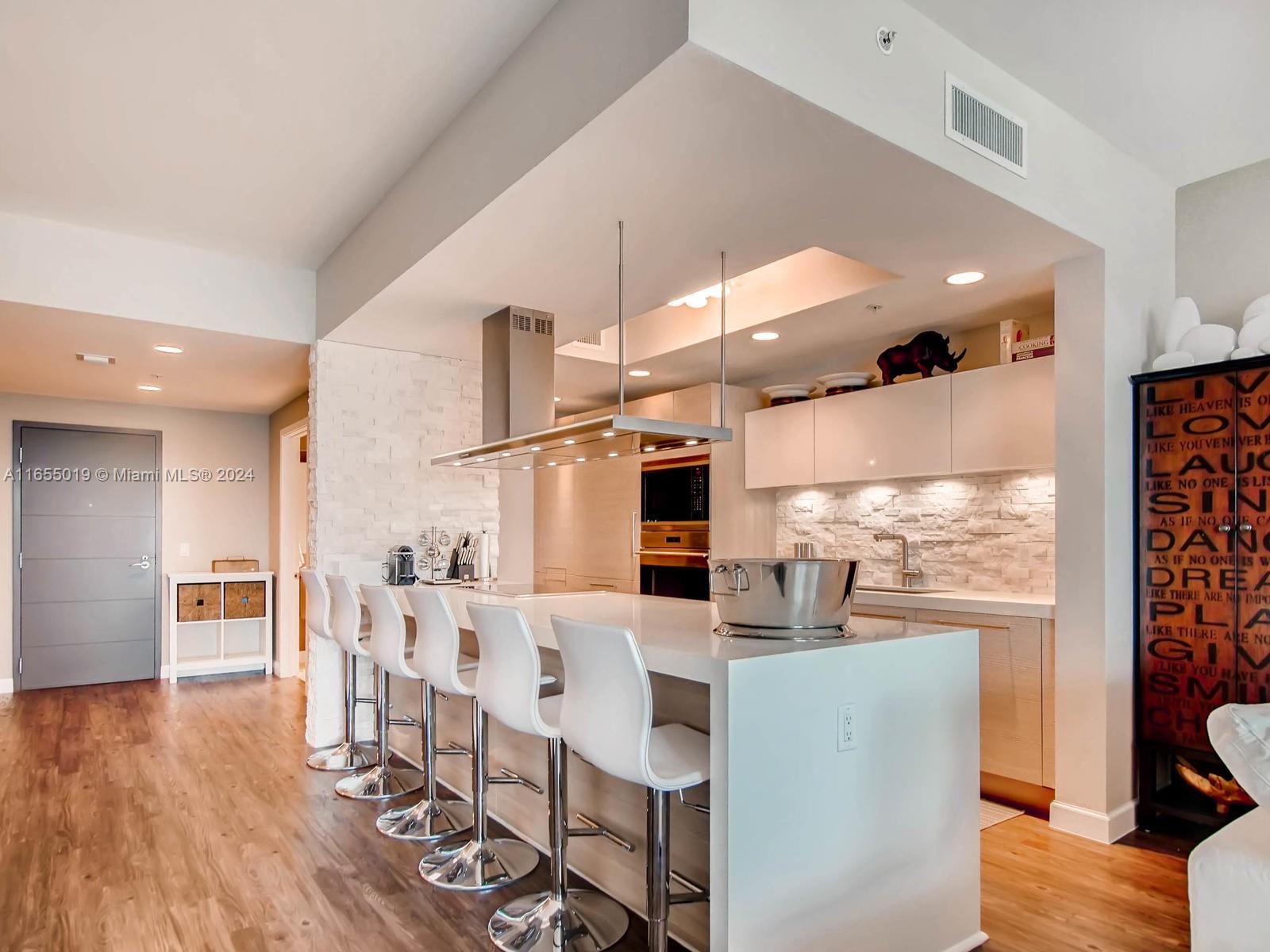 View photos, virtual tours, details... 17301 Biscayne Blvd 2306