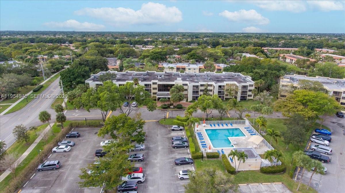 BLDG 130 OF COUNTRY CLUB - Residential