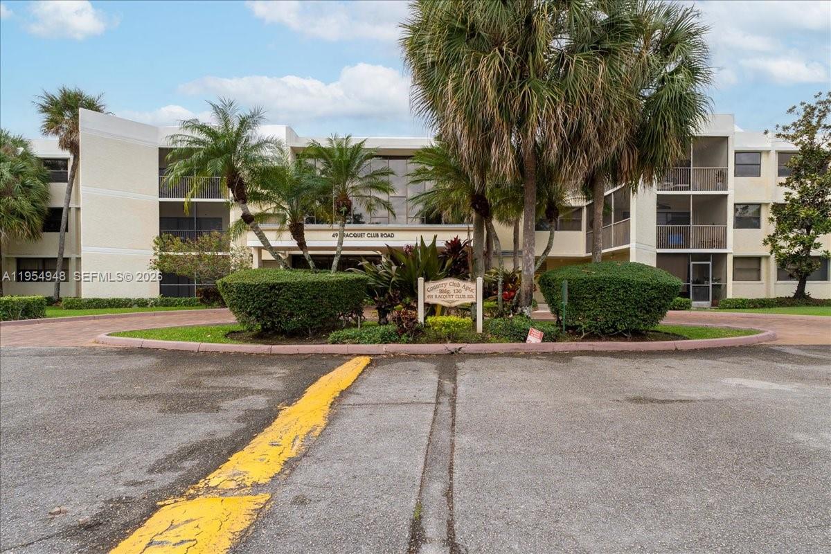 BLDG 130 OF COUNTRY CLUB - Residential