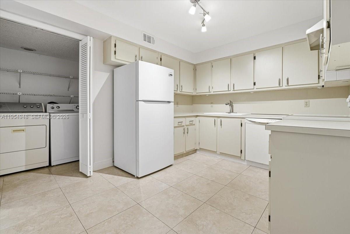 BLDG 130 OF COUNTRY CLUB - Residential