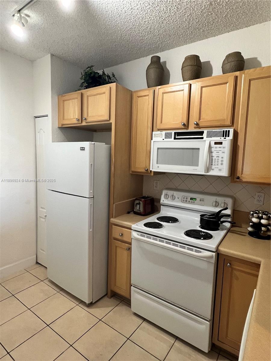 Valencia - Residential Lease