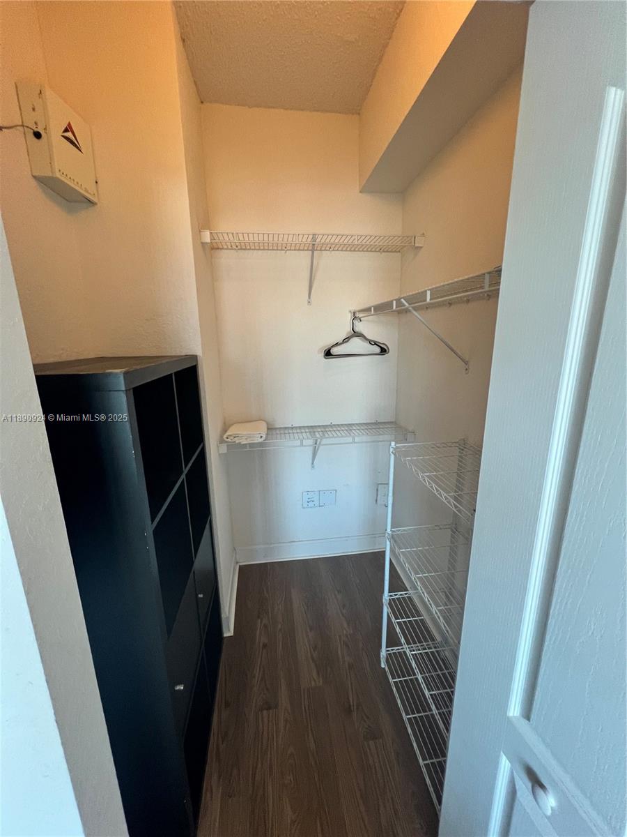 Valencia - Residential Lease
