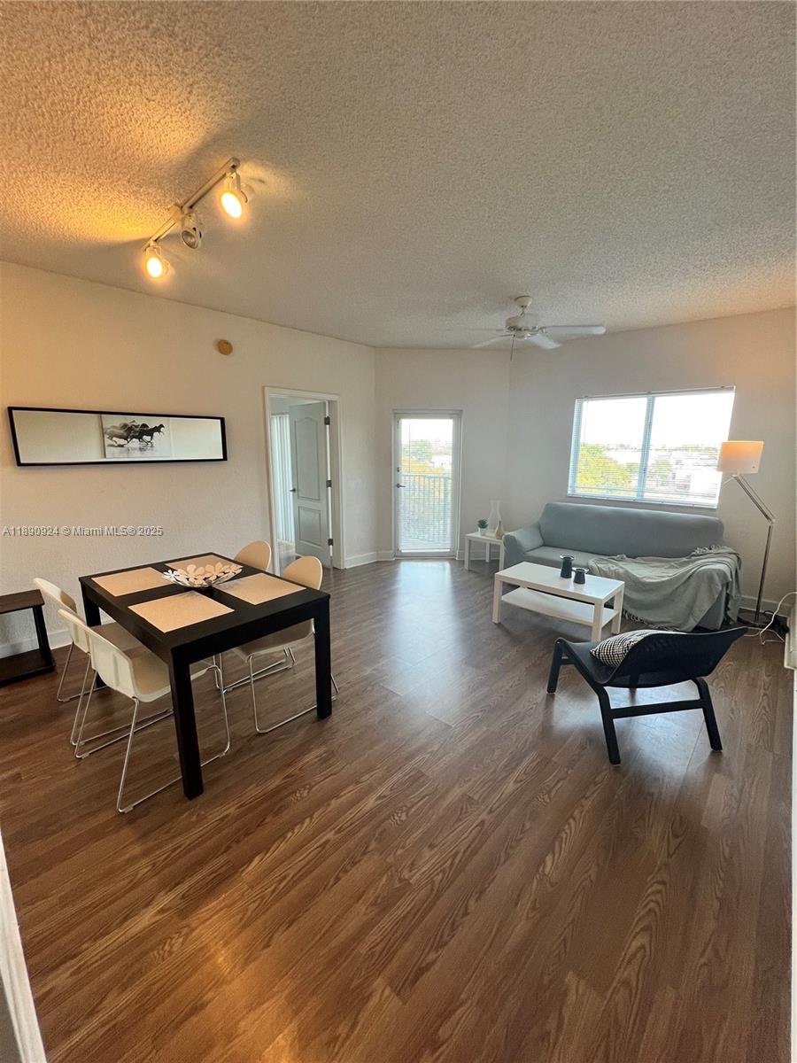 Valencia - Residential Lease