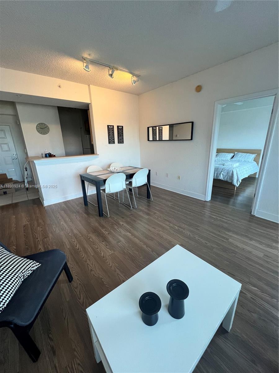 Valencia - Residential Lease