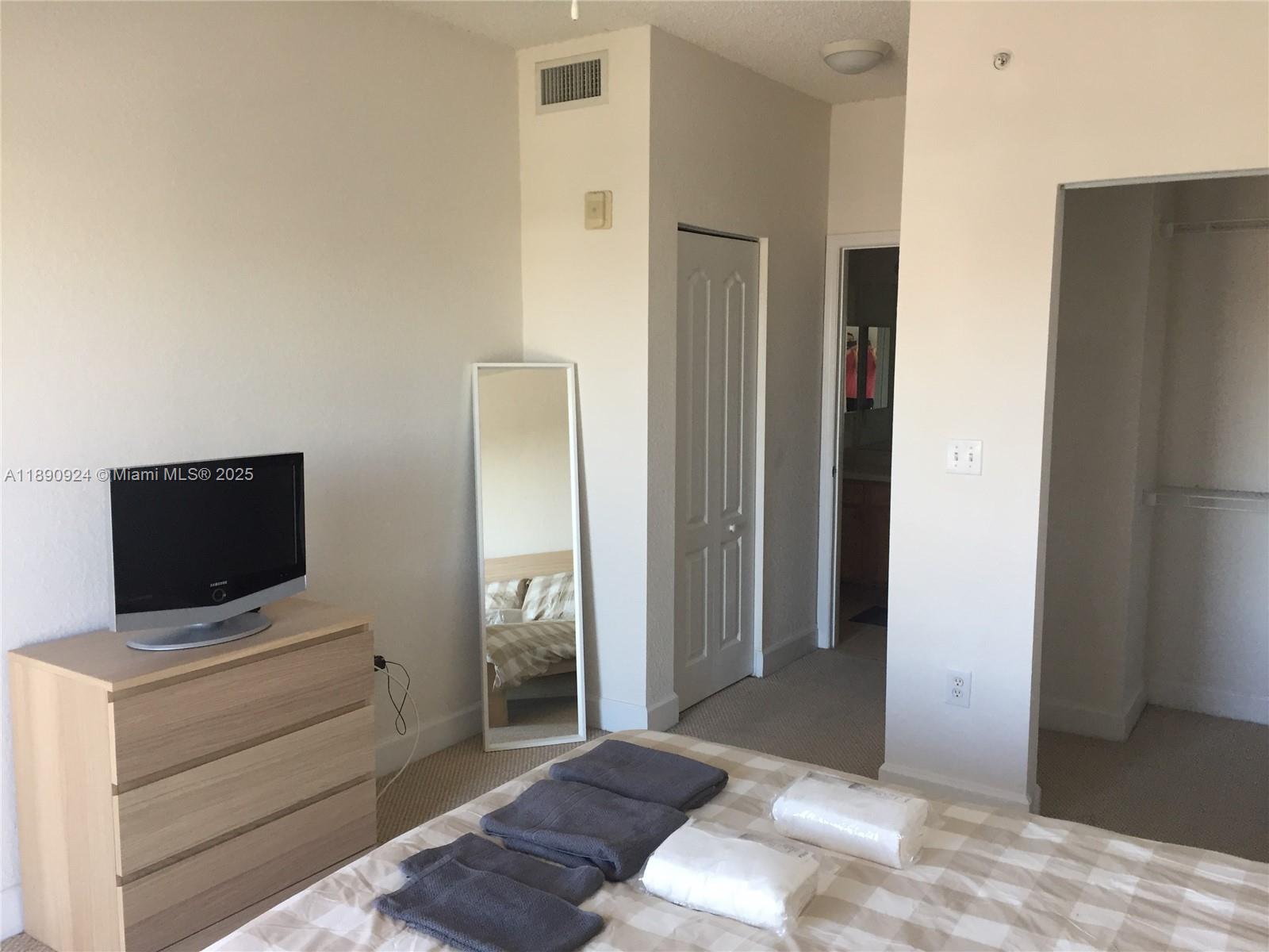 Valencia - Residential Lease