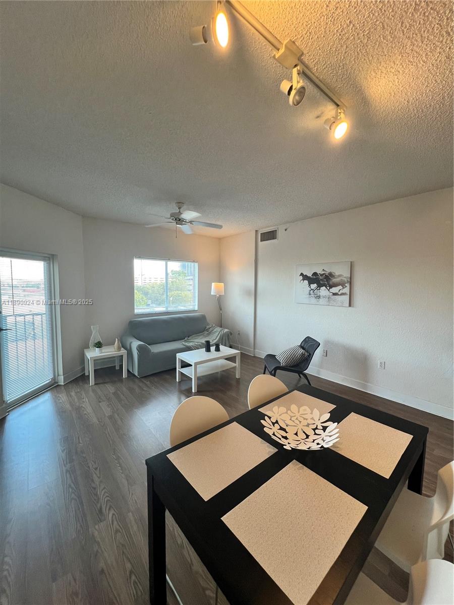Valencia - Residential Lease