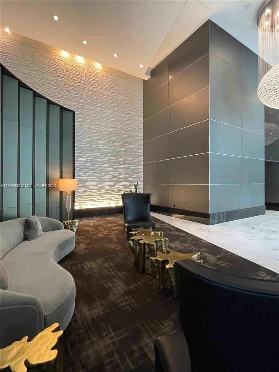THE PLAZA 901 BRICKELL CO - Residential