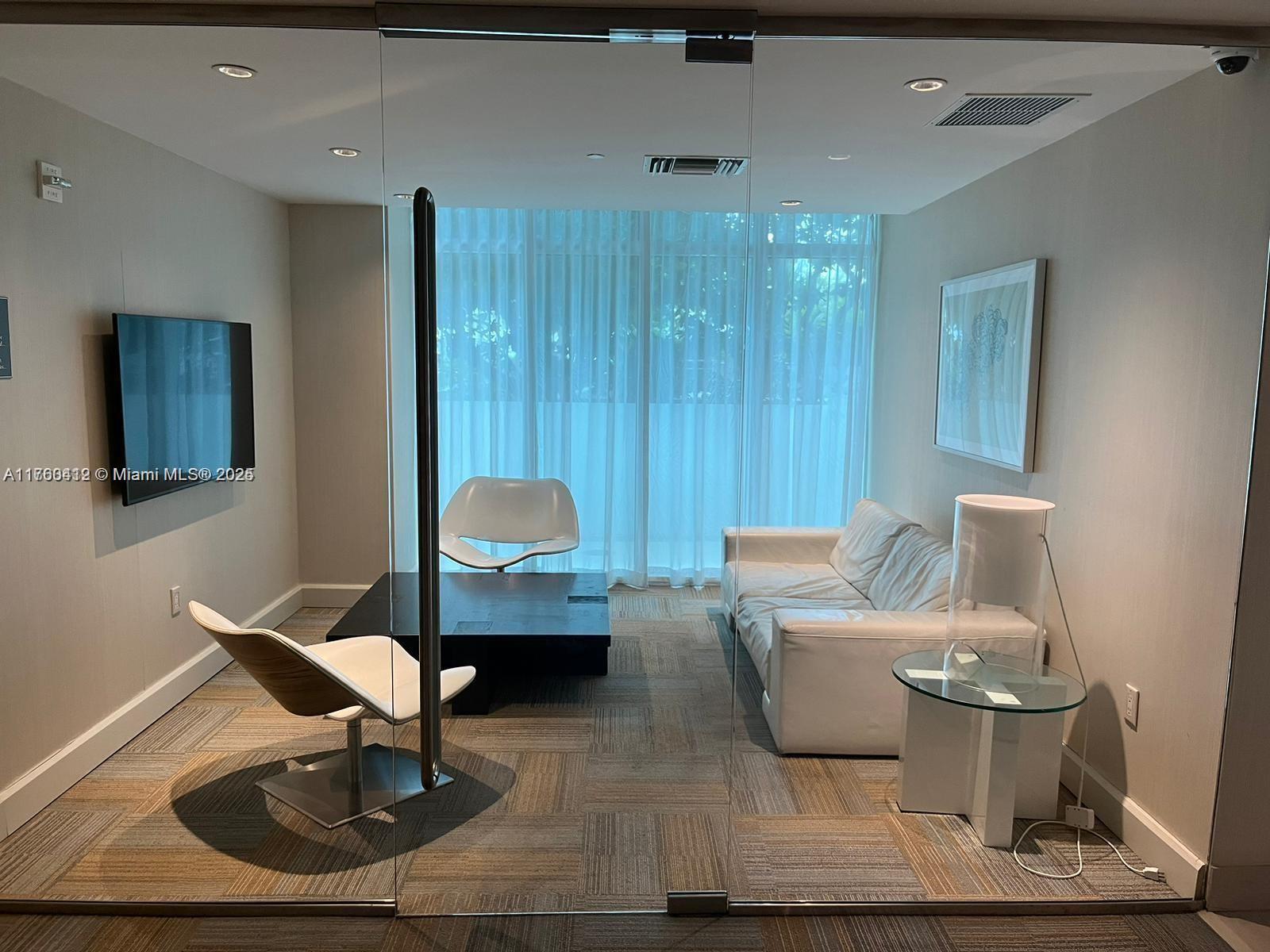 THE PLAZA 901 BRICKELL CO - Residential
