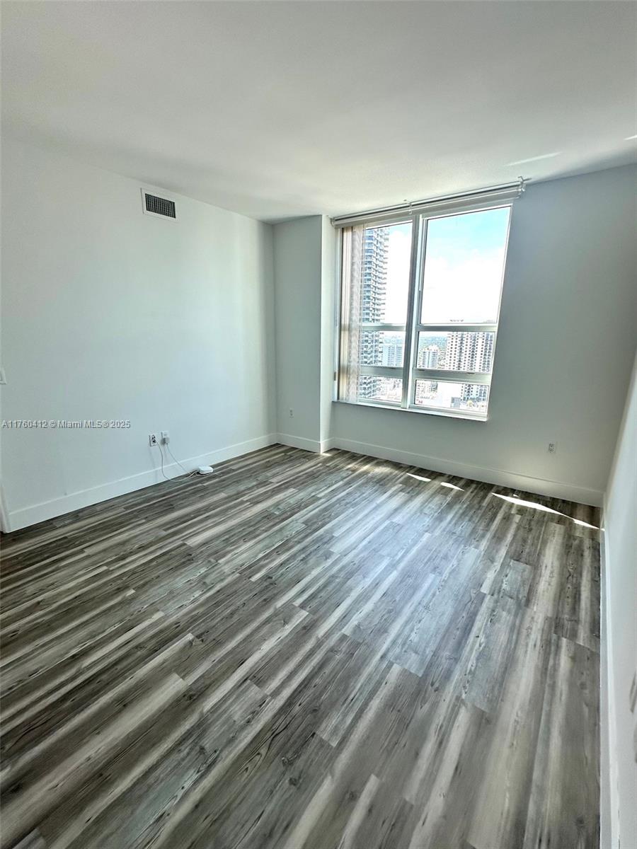 THE PLAZA 901 BRICKELL CO - Residential