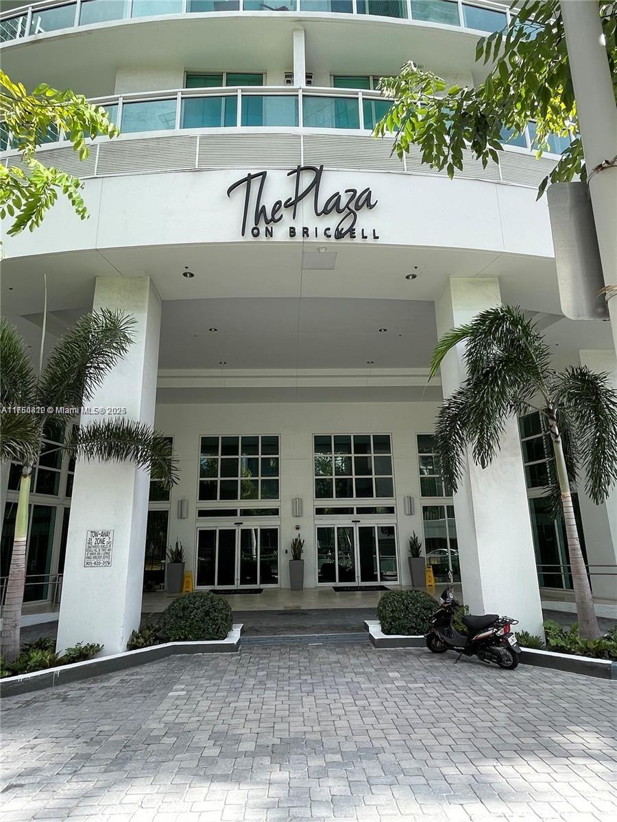THE PLAZA 901 BRICKELL CO - Residential