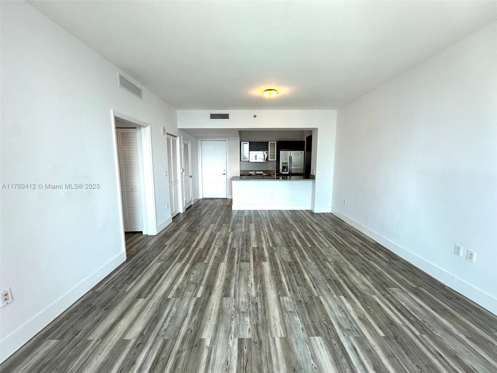 THE PLAZA 901 BRICKELL CO - Residential