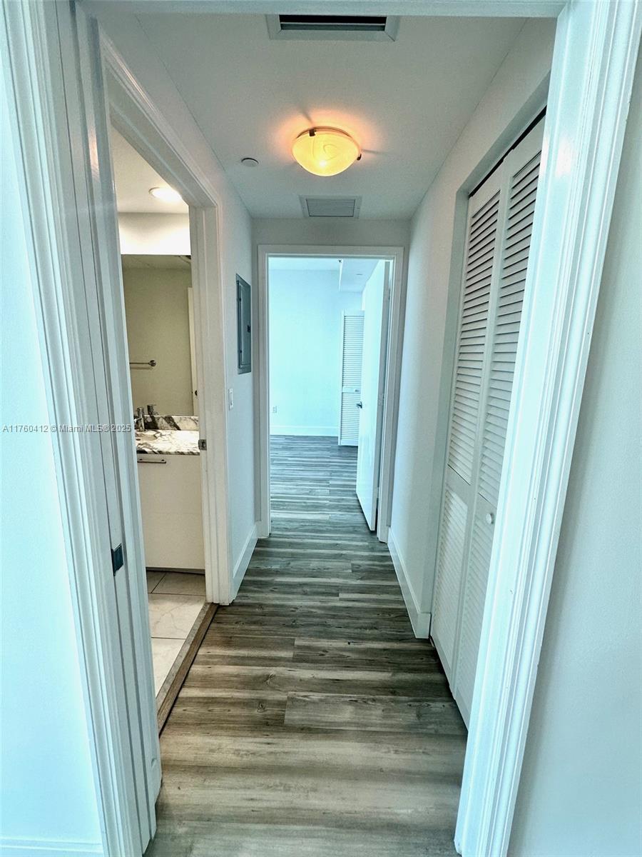 THE PLAZA 901 BRICKELL CO - Residential