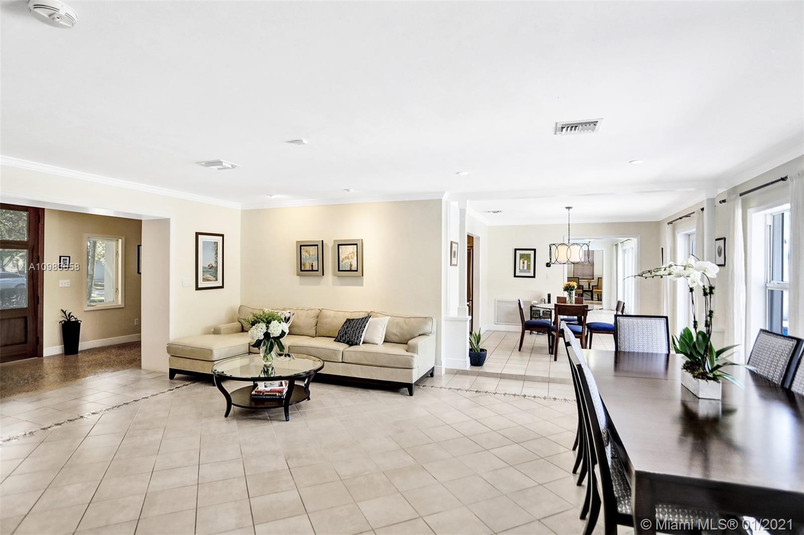 C GABLES COUNTRY CLUB SEC - Residential