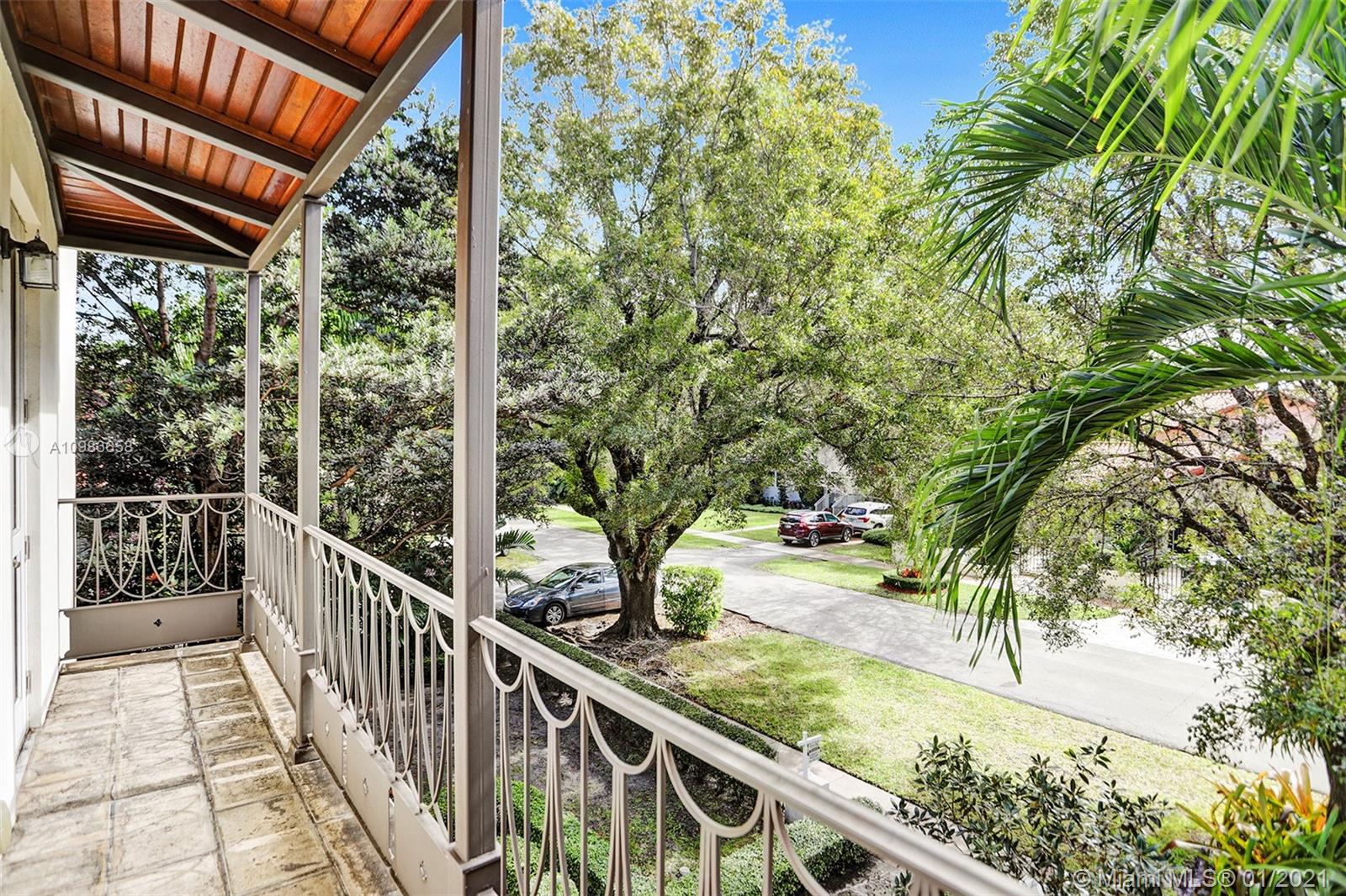 C GABLES COUNTRY CLUB SEC - Residential