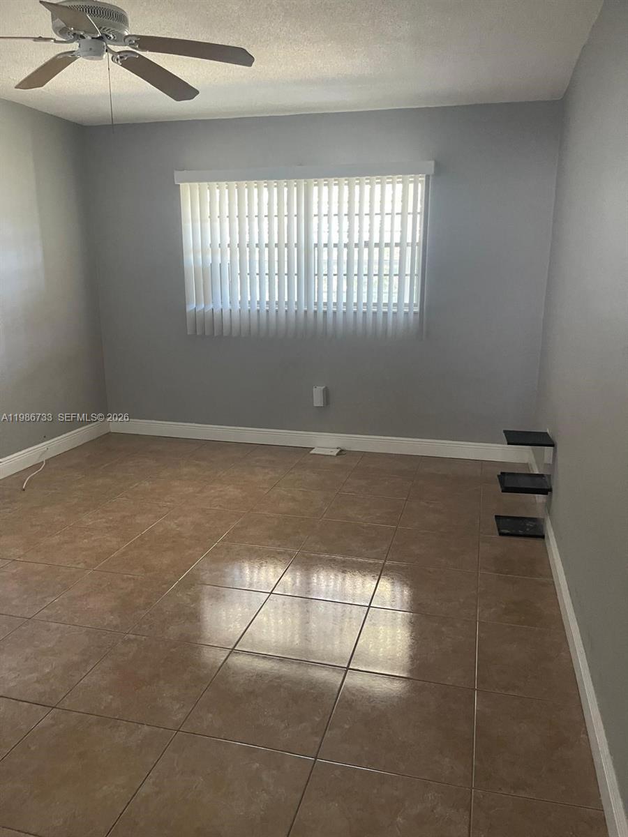 20111 NE 27th Ct K217