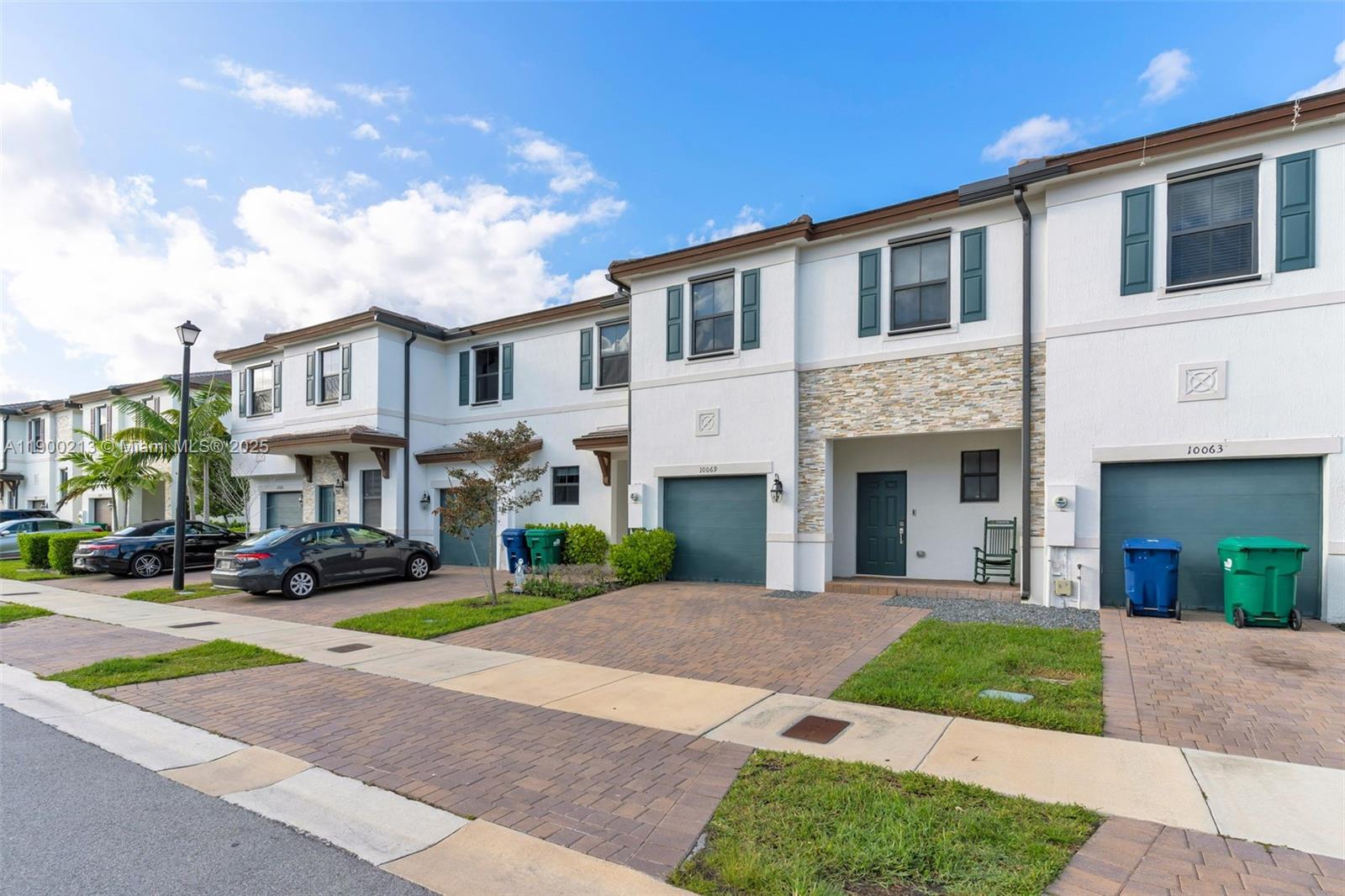 ENCLAVE SOUTH PHASE 2 - Residential
