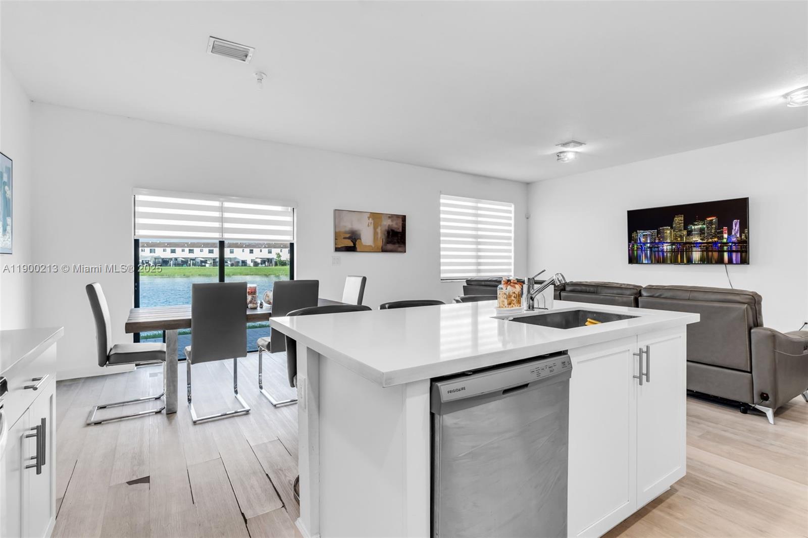 ENCLAVE SOUTH PHASE 2 - Residential