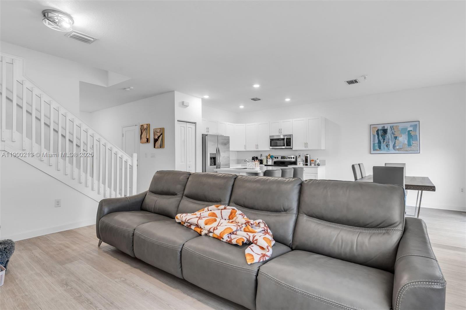 ENCLAVE SOUTH PHASE 2 - Residential
