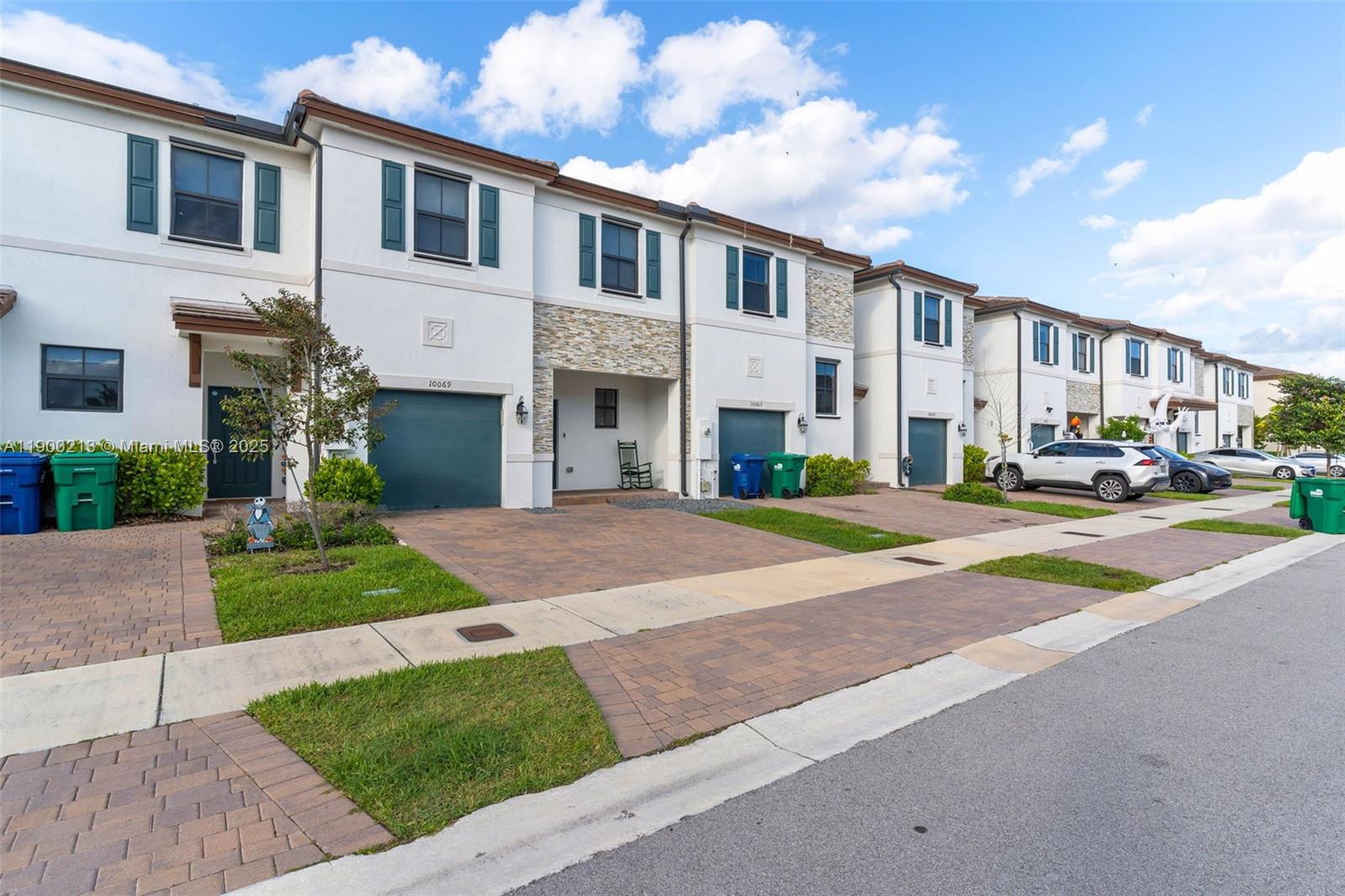 ENCLAVE SOUTH PHASE 2 - Residential