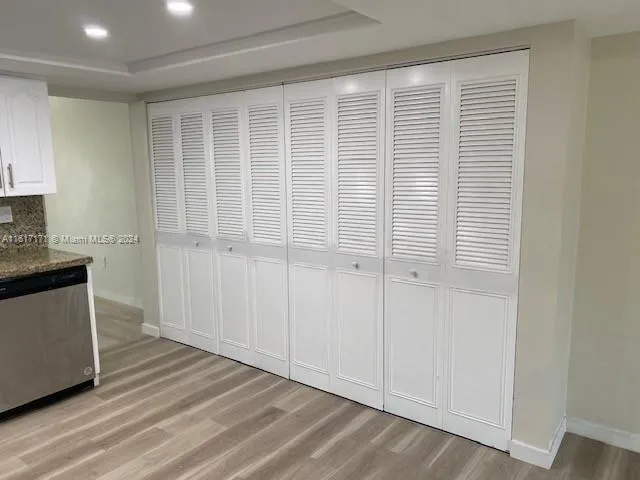 Miami, Florida 33173, United States, 2 Bedrooms Bedrooms, ,3 BathroomsBathrooms,Residential,Pending,53330