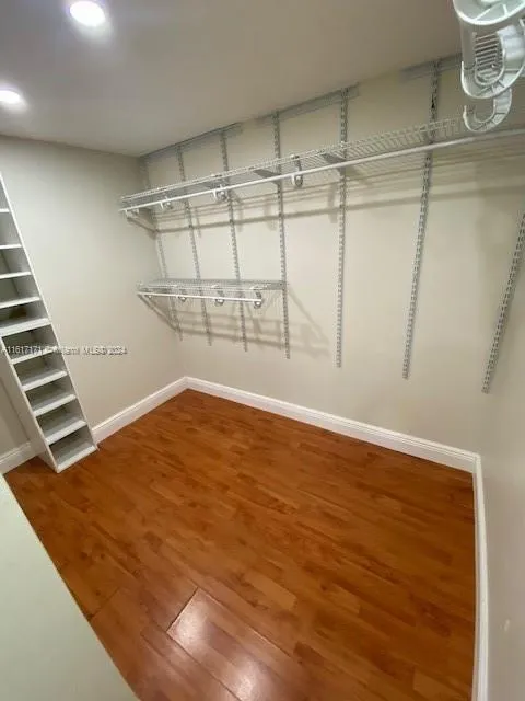 Miami, Florida 33173, United States, 2 Bedrooms Bedrooms, ,3 BathroomsBathrooms,Residential,Pending,53330