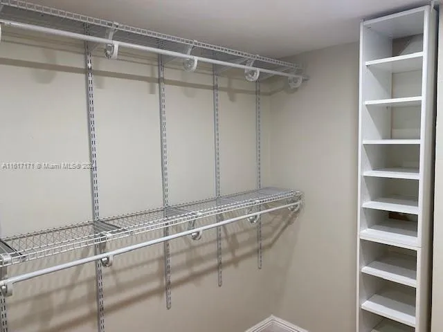 Miami, Florida 33173, United States, 2 Bedrooms Bedrooms, ,3 BathroomsBathrooms,Residential,Pending,53330