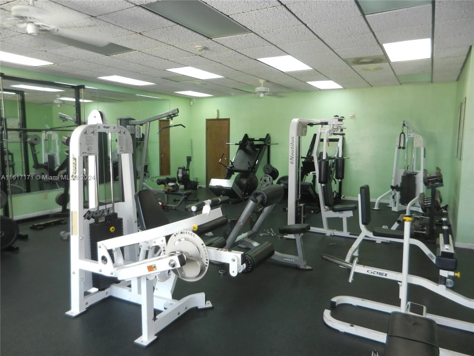 Miami, Florida 33173, United States, 2 Bedrooms Bedrooms, ,3 BathroomsBathrooms,Residential,Pending,53330