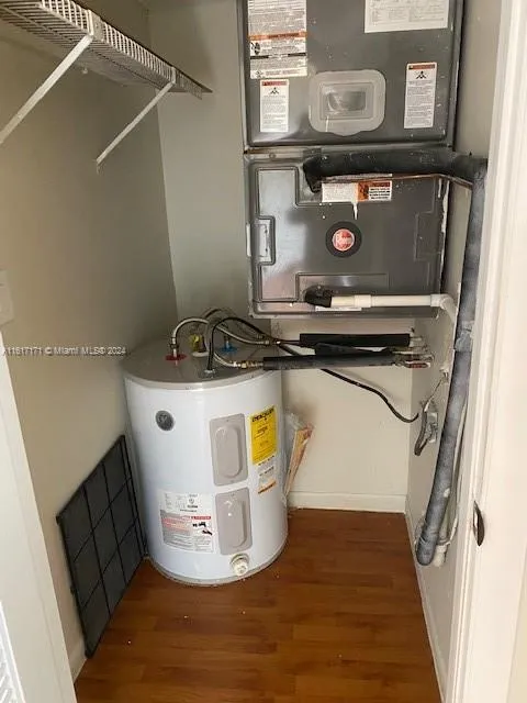 Miami, Florida 33173, United States, 2 Bedrooms Bedrooms, ,3 BathroomsBathrooms,Residential,Pending,53330