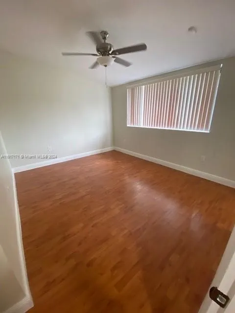 Miami, Florida 33173, United States, 2 Bedrooms Bedrooms, ,3 BathroomsBathrooms,Residential,Pending,53330