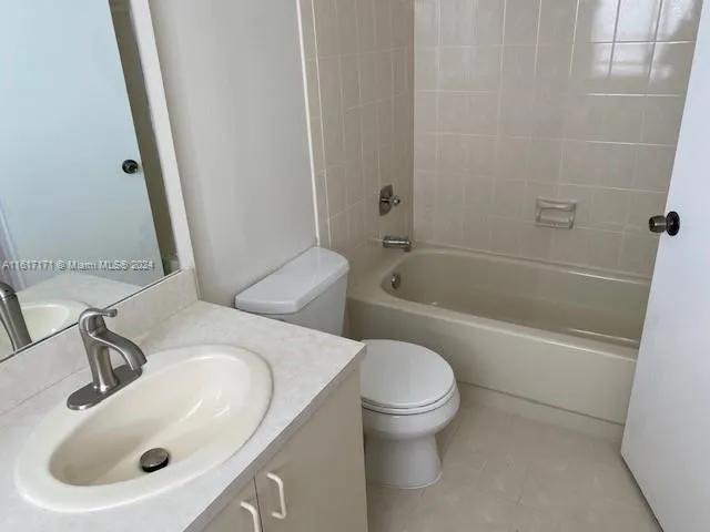 Miami, Florida 33173, United States, 2 Bedrooms Bedrooms, ,3 BathroomsBathrooms,Residential,Pending,53330