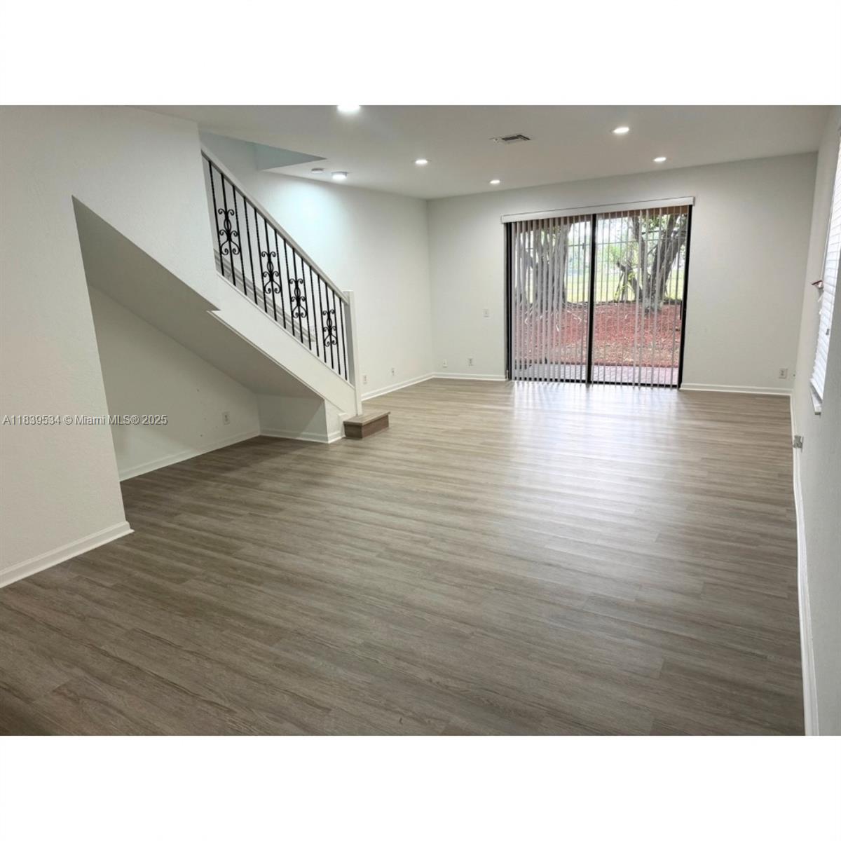 3809 Tree Top Dr 3809