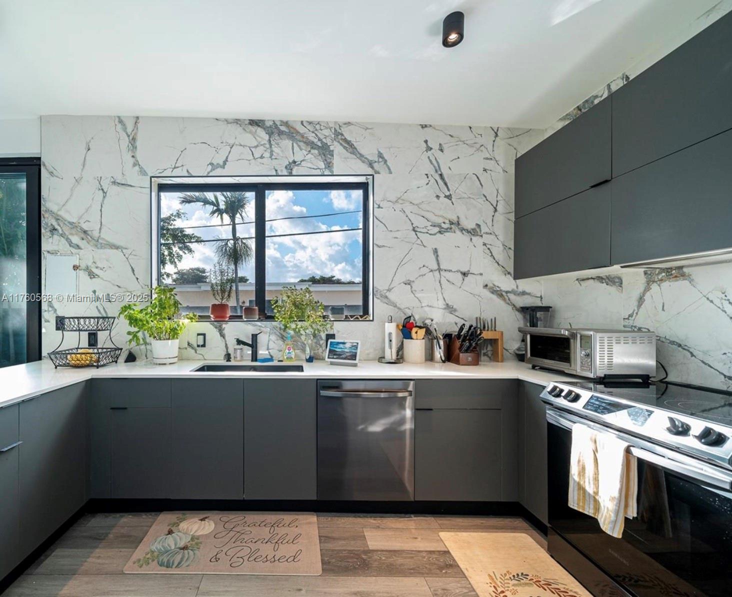 GREYKNOLL ESTATES - Residential