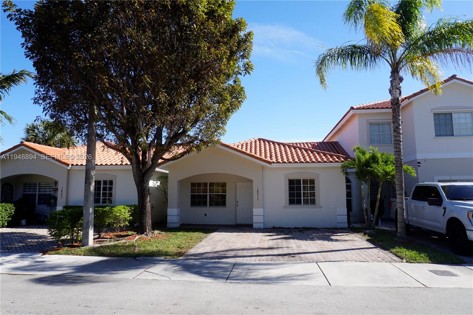 EUREKA PALM GARDEN - Residential