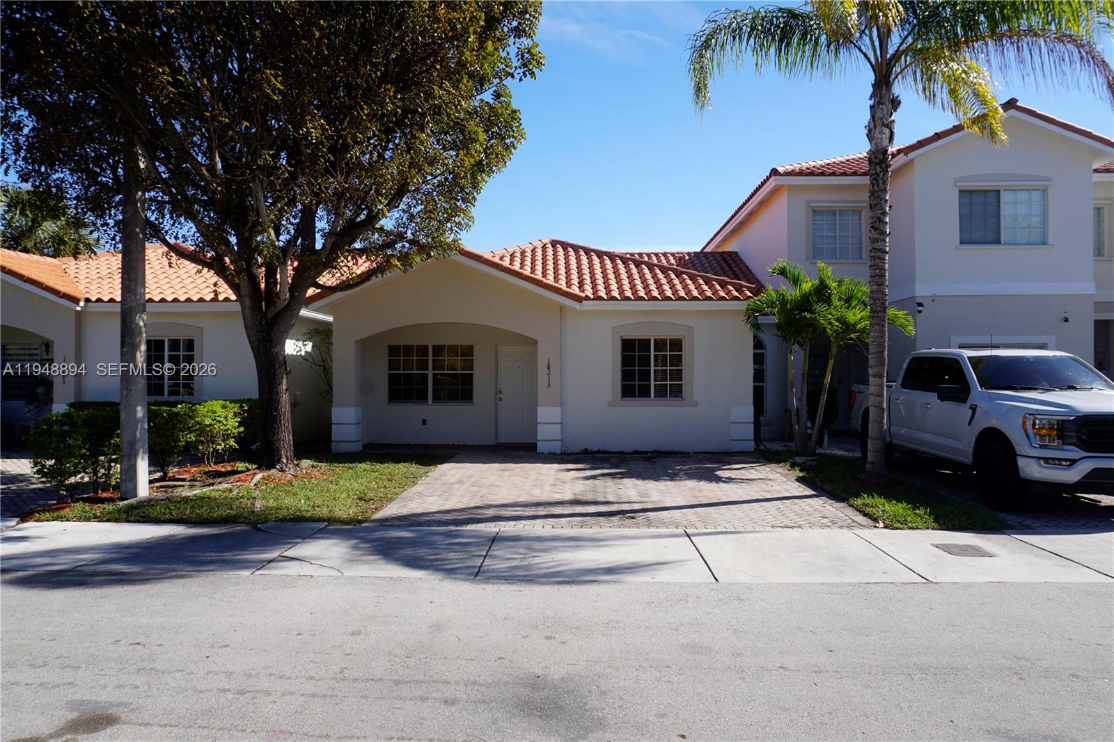 EUREKA PALM GARDEN - Residential