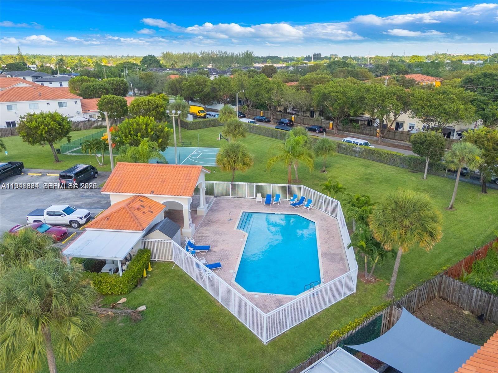 EUREKA PALM GARDEN - Residential