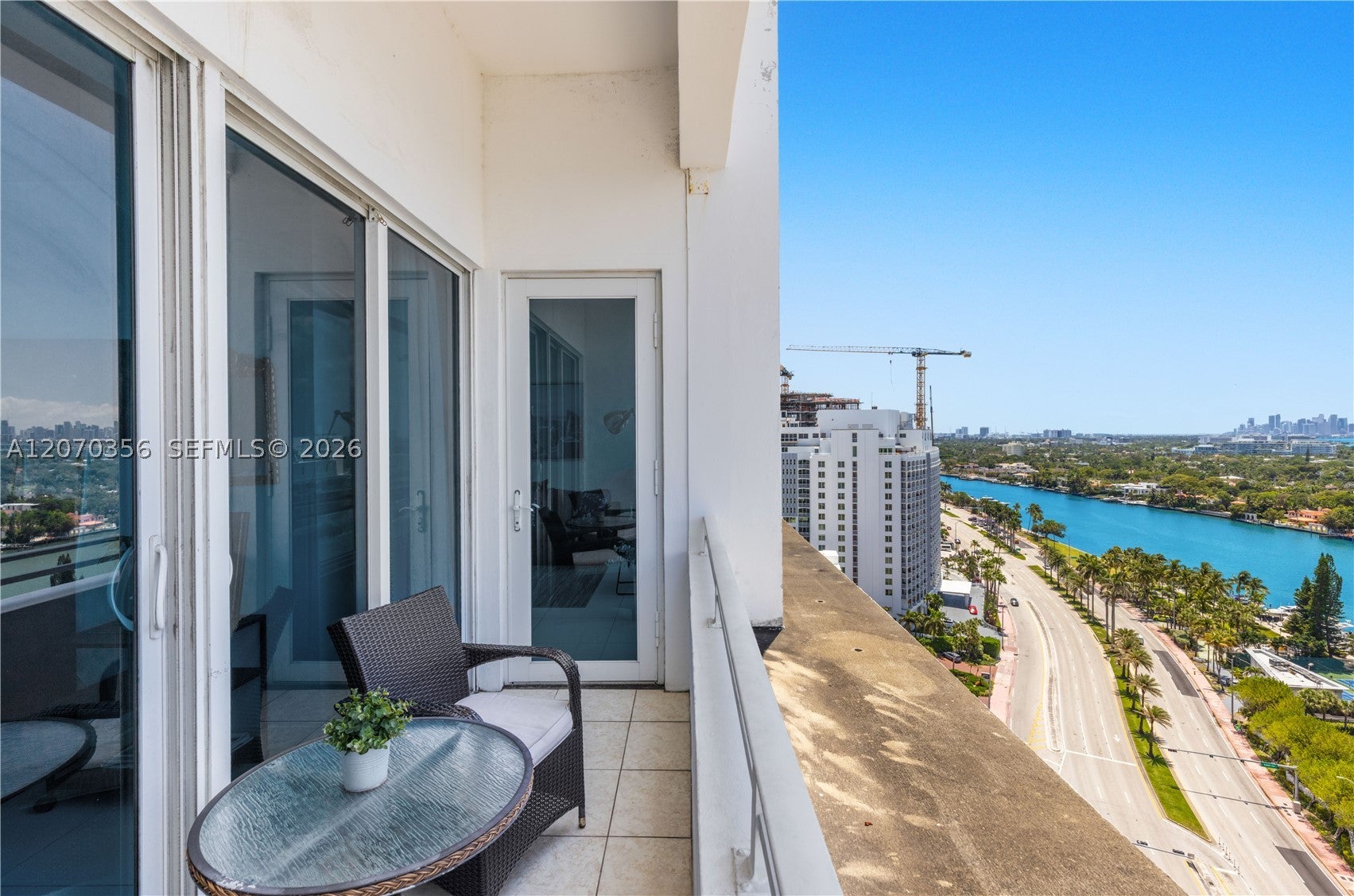 5445 Collins Ave TS11