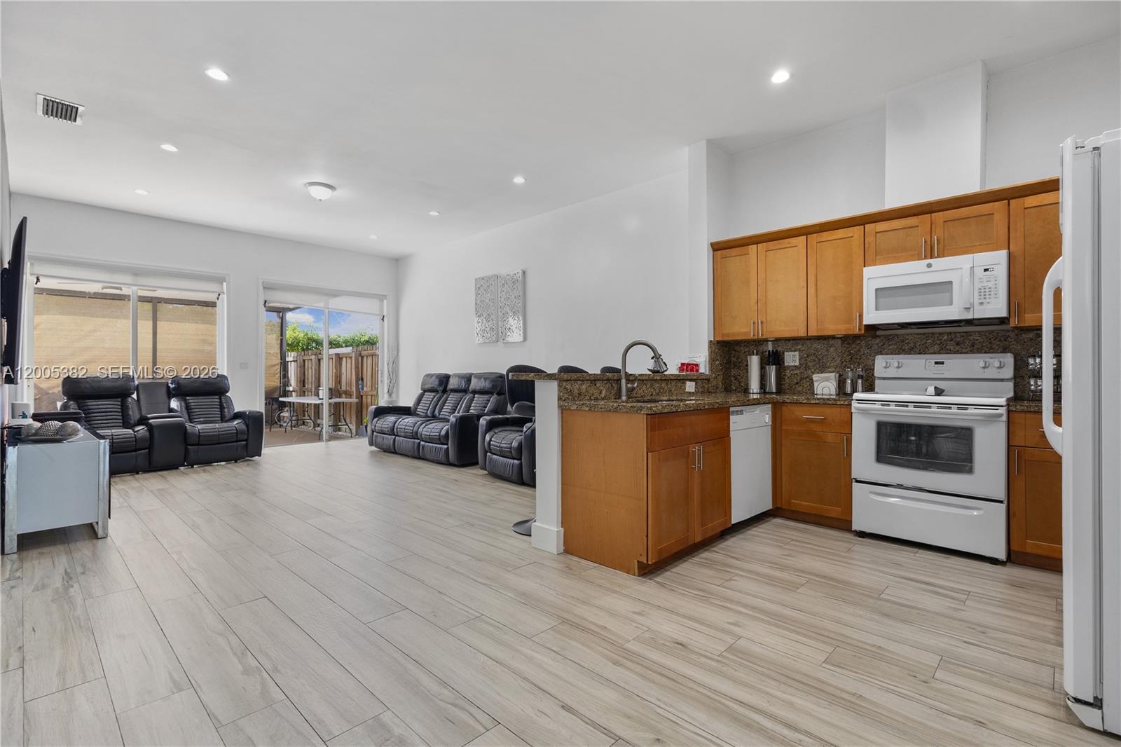 POINCIANA AT SUNSET LAKES - Residential Lease