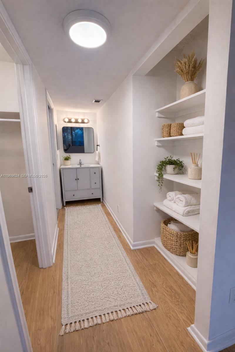 PRESIDENTIAL GOLFVIEW CON - Residential Lease