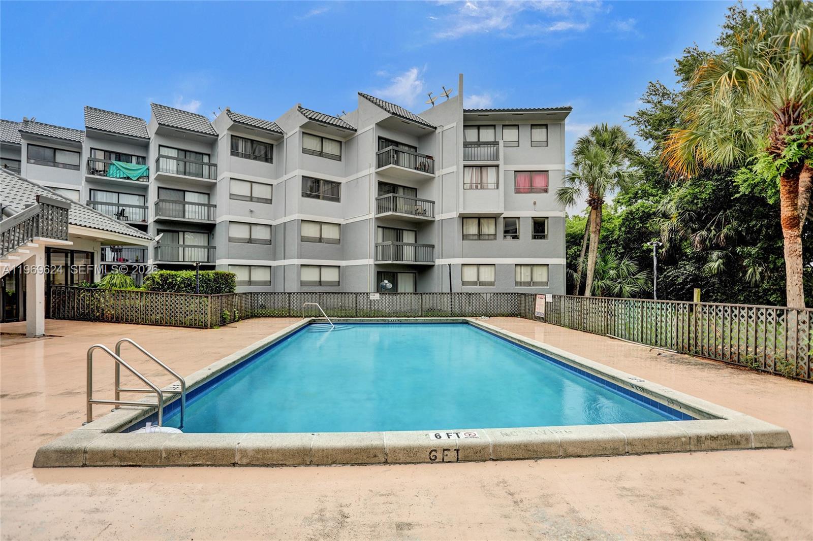 PRESIDENTIAL GOLFVIEW CON - Residential Lease