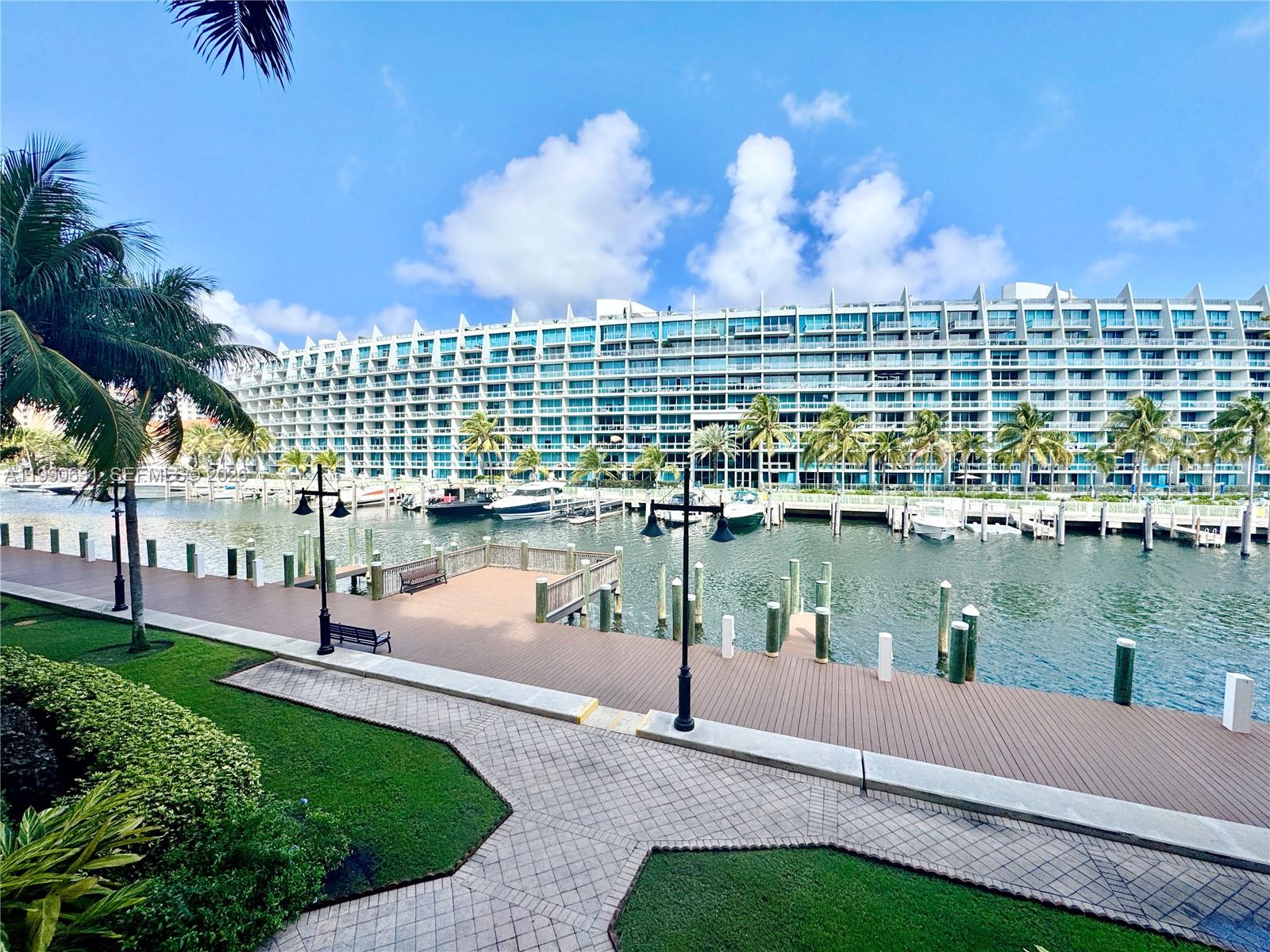 ALAQUA CONDO - Residential