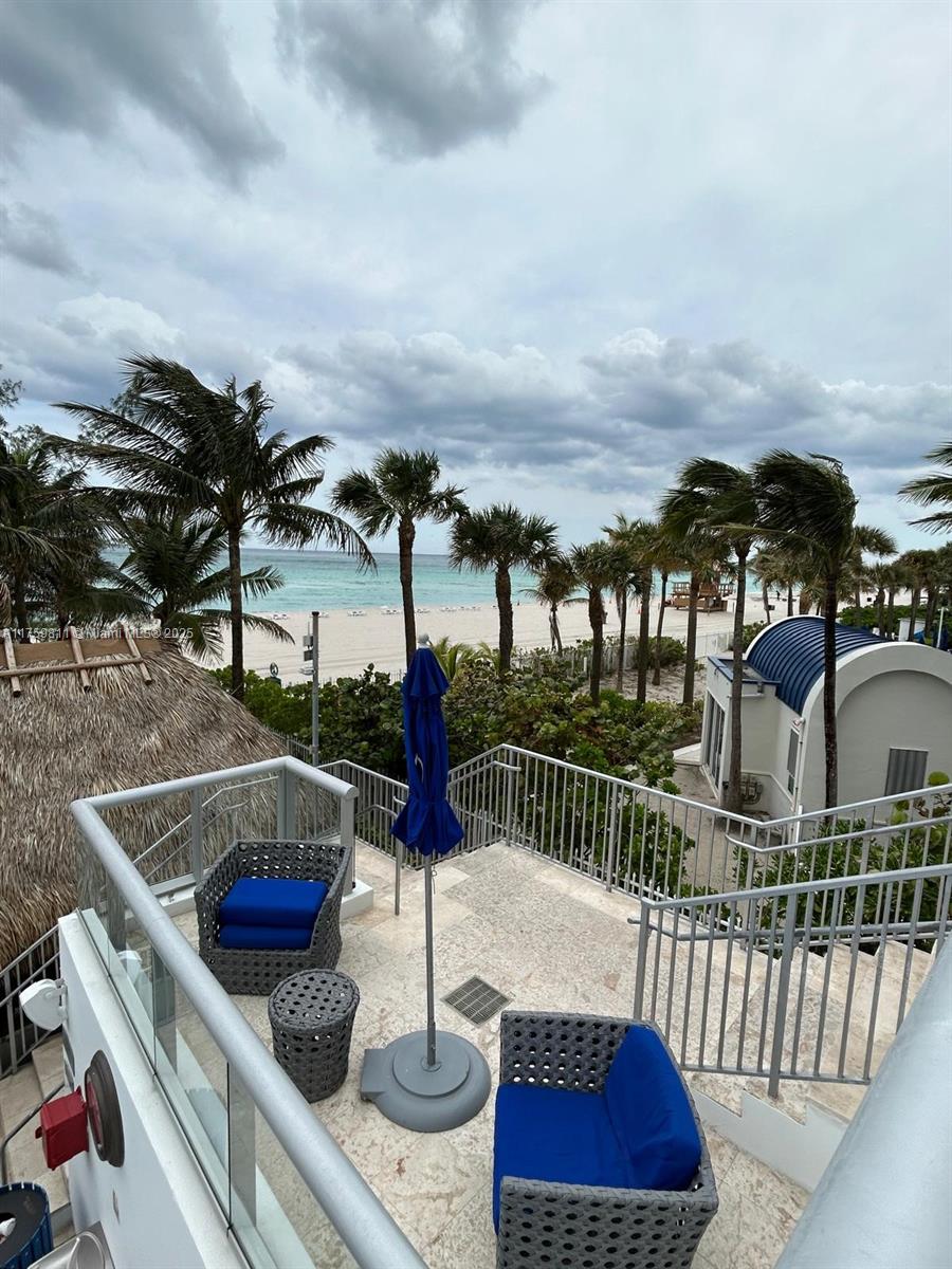 M RESORT RESIDENCES CONDO - Residential