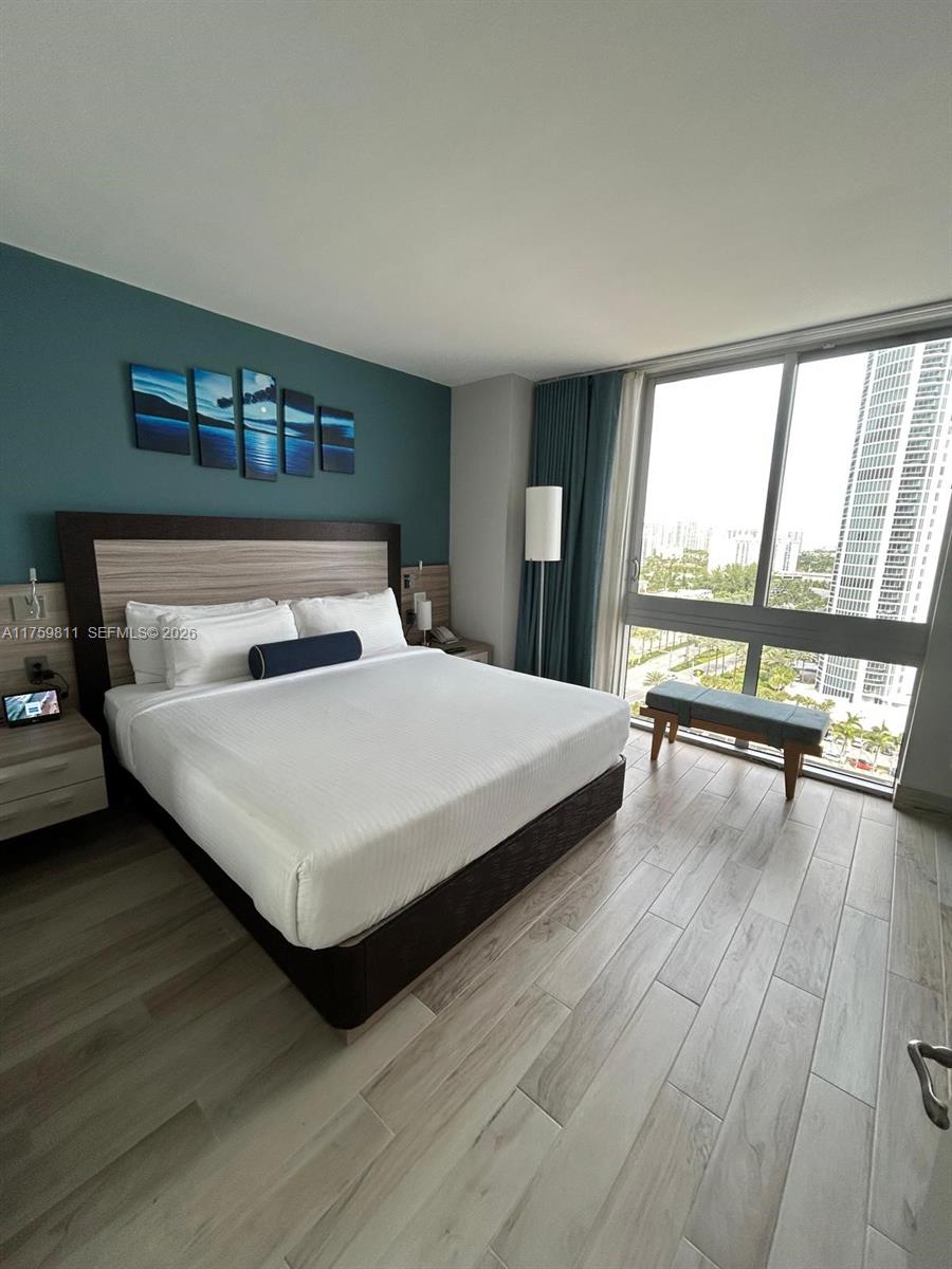 M RESORT RESIDENCES CONDO - Residential