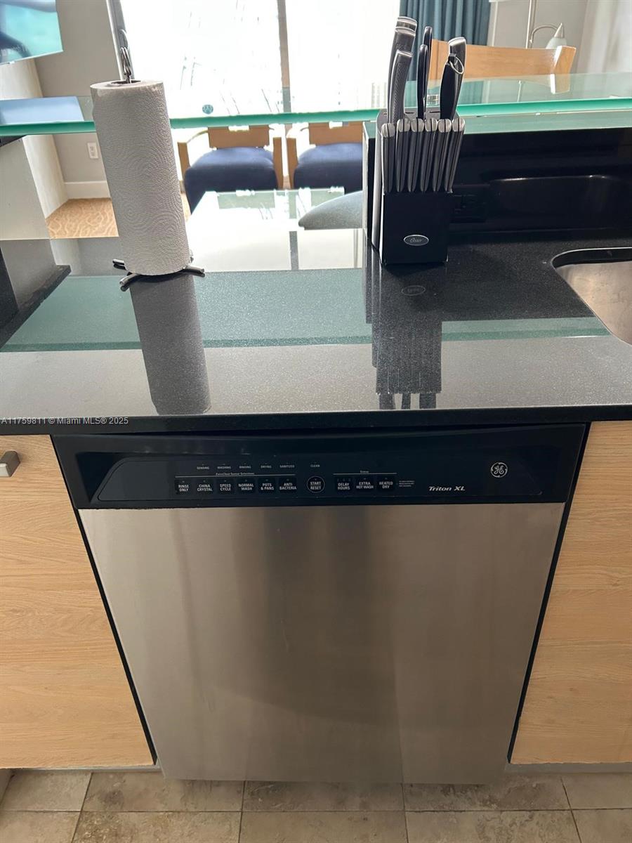 M RESORT RESIDENCES CONDO - Residential