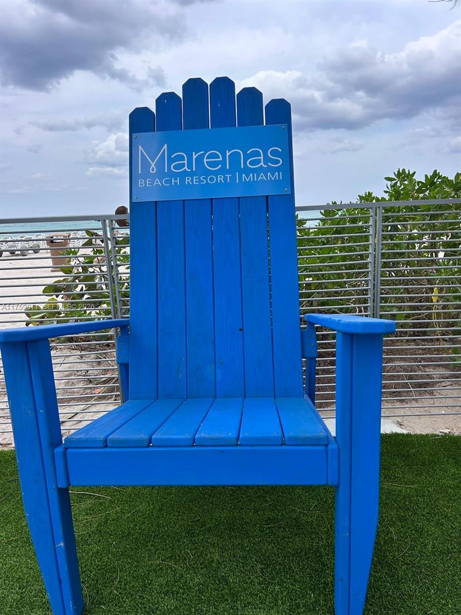 M RESORT RESIDENCES CONDO - Residential