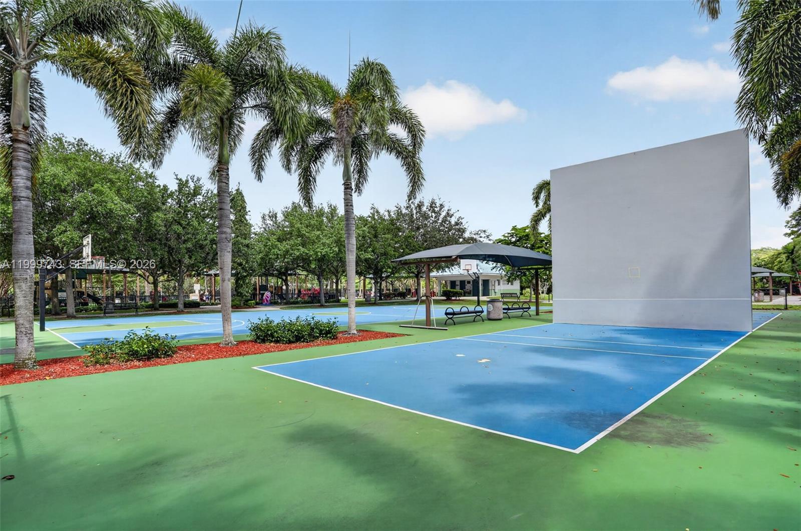 NO 102 PALM-AIRE COUNTRY - Residential